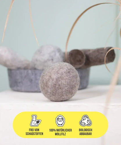 BUDDY. Hund leksak av ullfilt "Boll" 