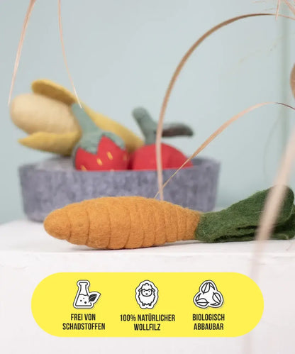 BUDDY. Hund leksak av ullfilt "Morot" 