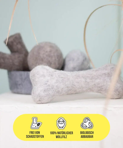 BUDDY. Hund leksak av ullfilt "Ben" 