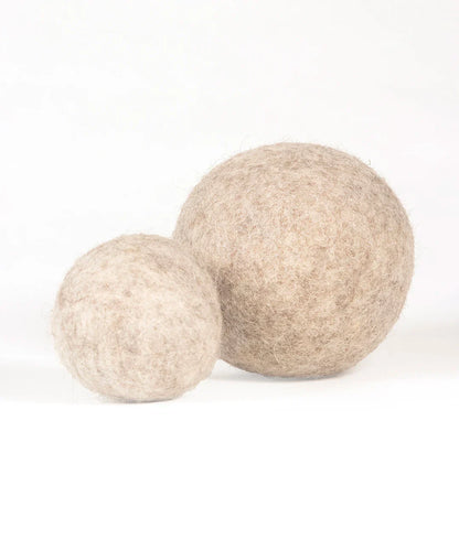 BUDDY. Hund leksak av ullfilt "Boll" 