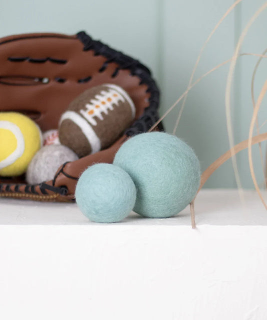 BUDDY. Hundeleksak av ull "Boll" - Mint 