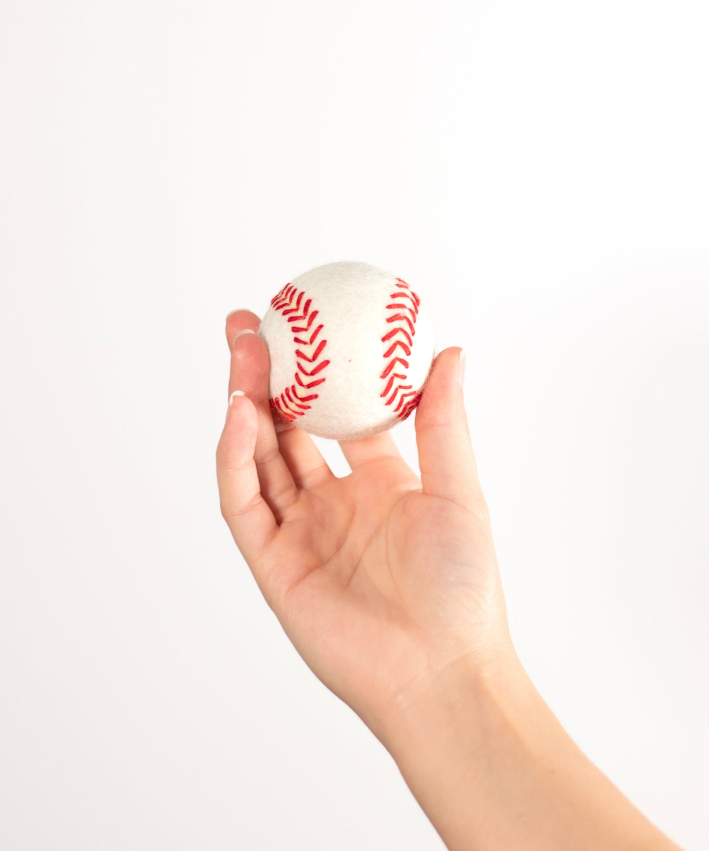 BUDDY. Hund leksak av fårull "Baseball" 